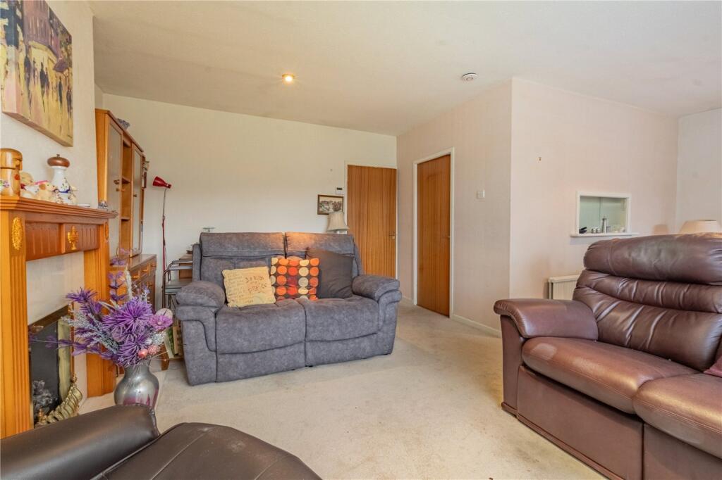Lynnwood Drive, Passmonds, Rochdale, OL11 photo 3