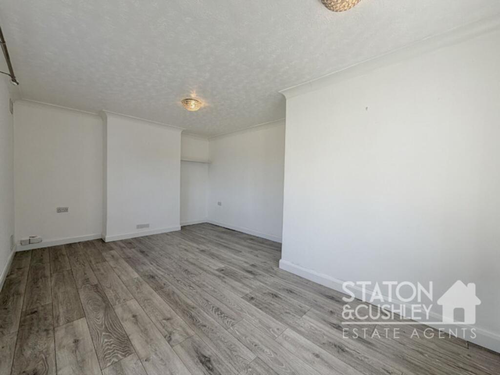 House in Ashfield, Sutton in Ashfield, Nottinghamshire - View 4