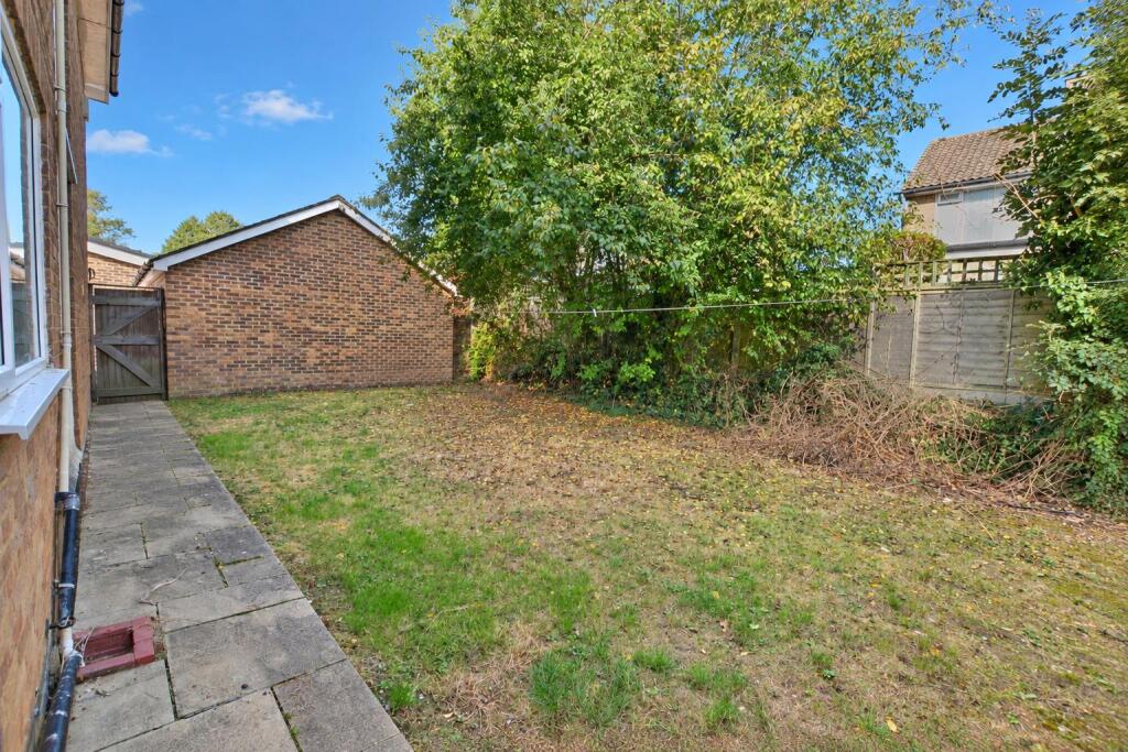 Woods Avenue, Birds & Trees Area, Hatfield photo 4