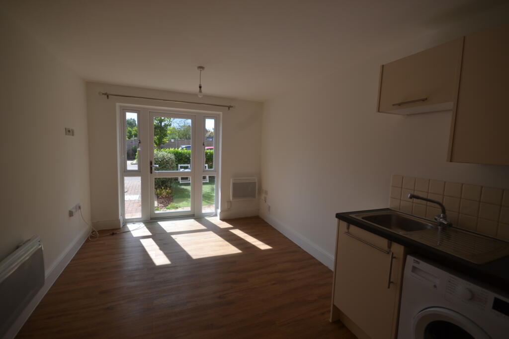 Cutforth Road, Sawbridgeworth, Herts, CM21 photo 3