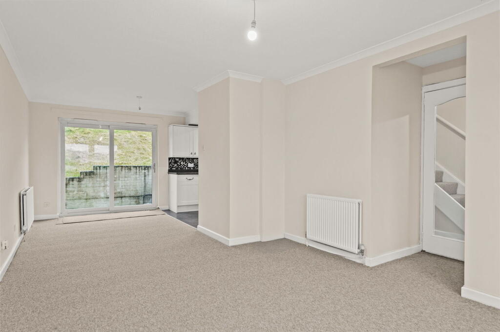 45 Calder Place, Hallglen, FK1 2QZ photo 2