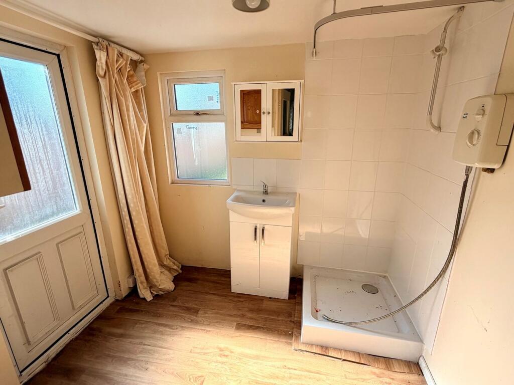House in Wolverhampton, West Midlands - View 4