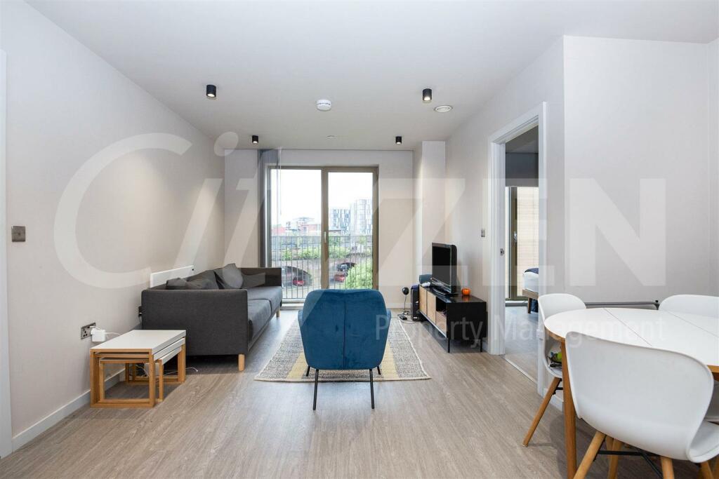 Apartment in Manchester, Hulme - View 2