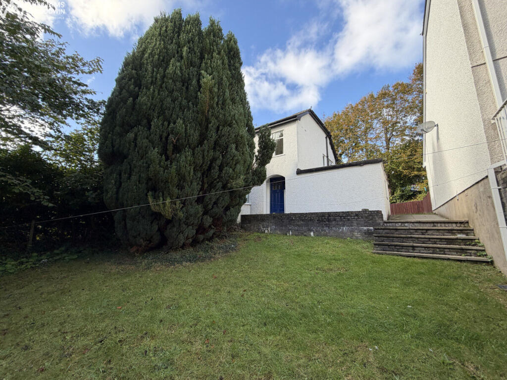 House in Bangor, Gwynedd - View 2