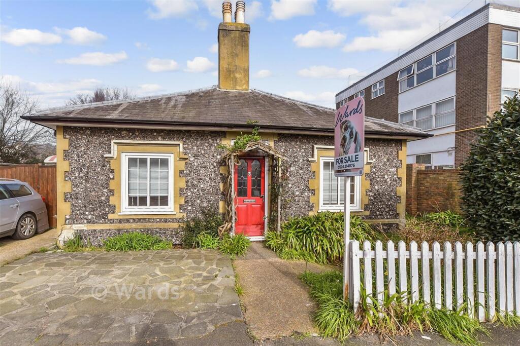 House in Dover - View 2