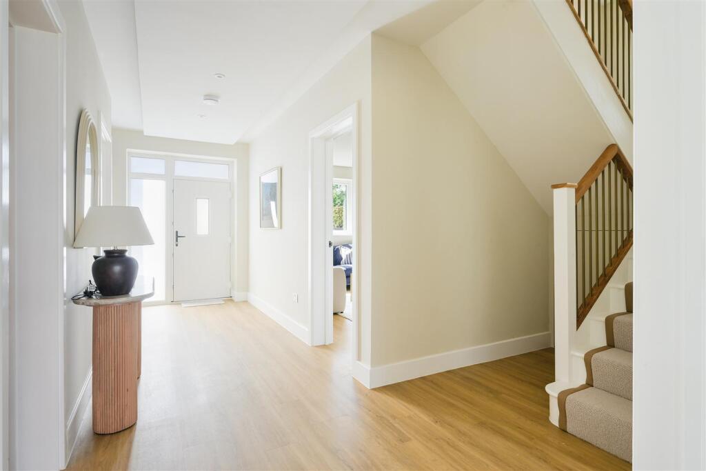Nork Way, Banstead photo 4