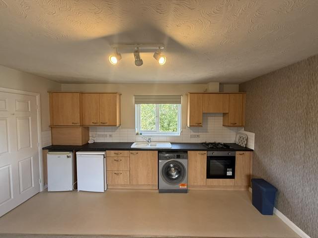 House in Bingley, Lee Lane - View 4