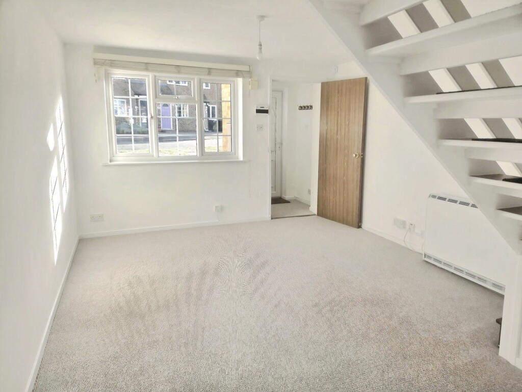 Greenacre Close, Swanley, BR8 8HT photo 3