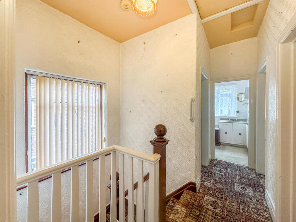 House in Manchester, Old Trafford - More