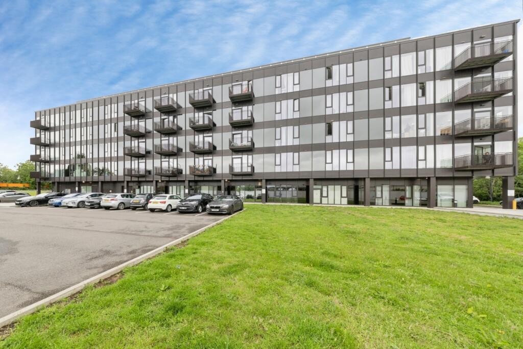Main image of property: Buckingham Road, Bletchley, Milton Keynes, Buckinghamshire, MK3