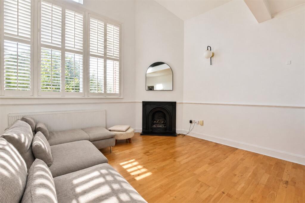 Apartment in London - More