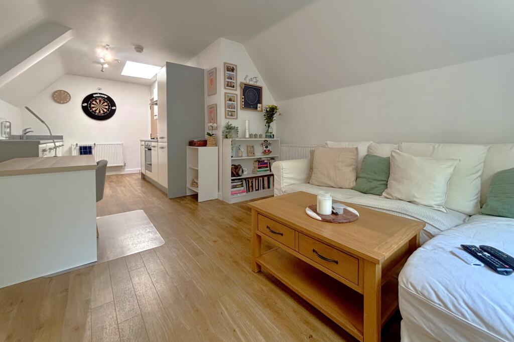 Apartment in Southampton - View 4