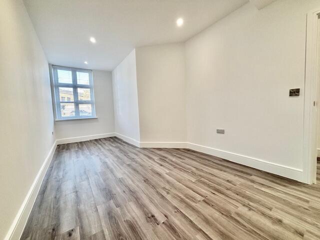 Apartment in Southampton - View 2