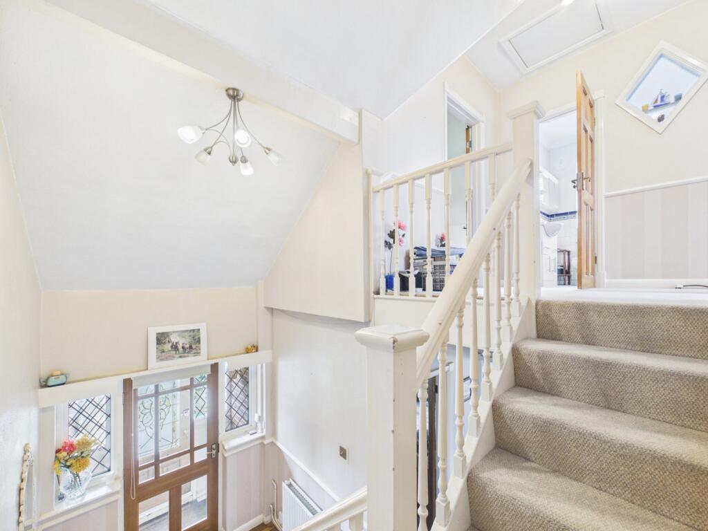 House in Twickenham - More