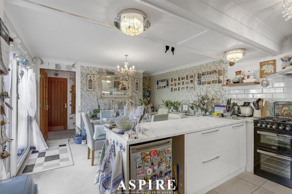 House in Southend-on-Sea - View 3