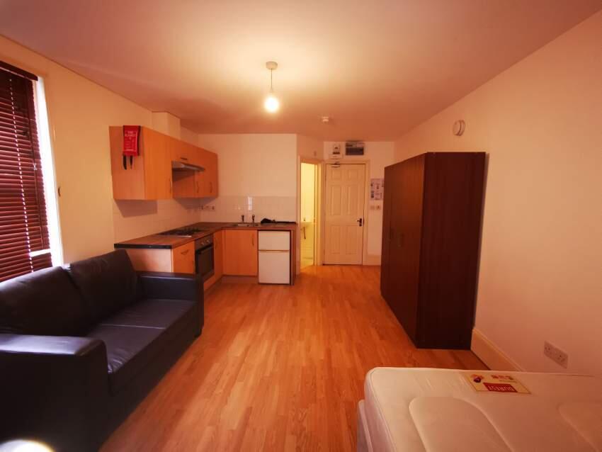 Studio flat for rent