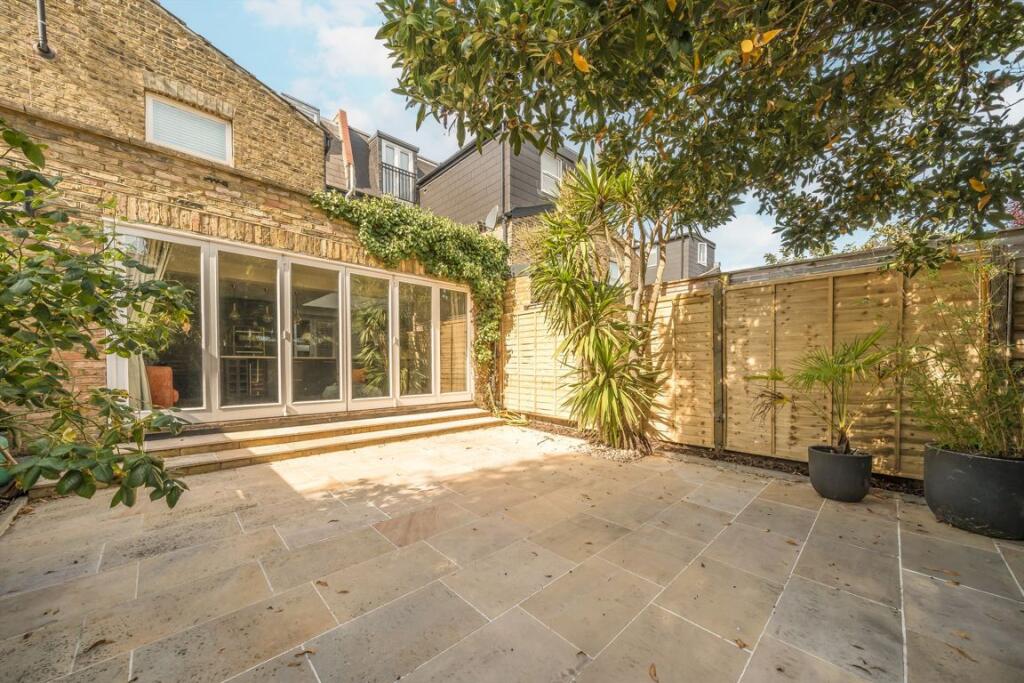 Apartment in London - View 4