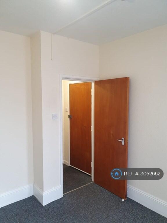 Apartment in Bournemouth, Boscombe - View 5