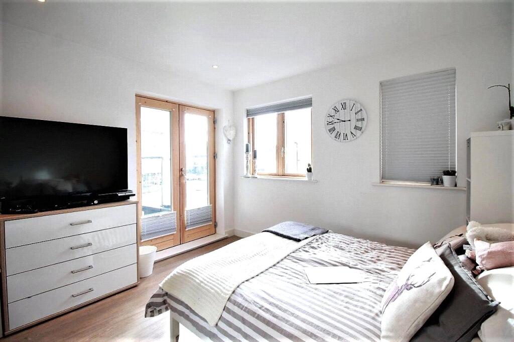 Apartment in London - More