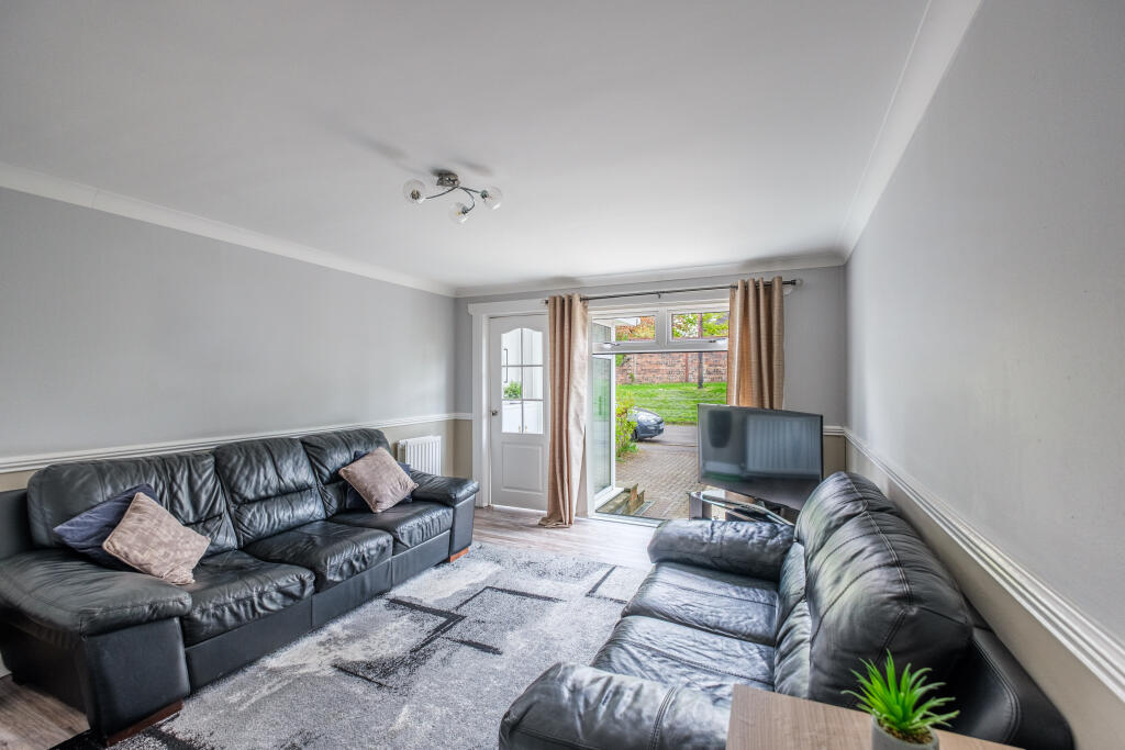 16 Currieside Place, Shotts, ML7 photo 3