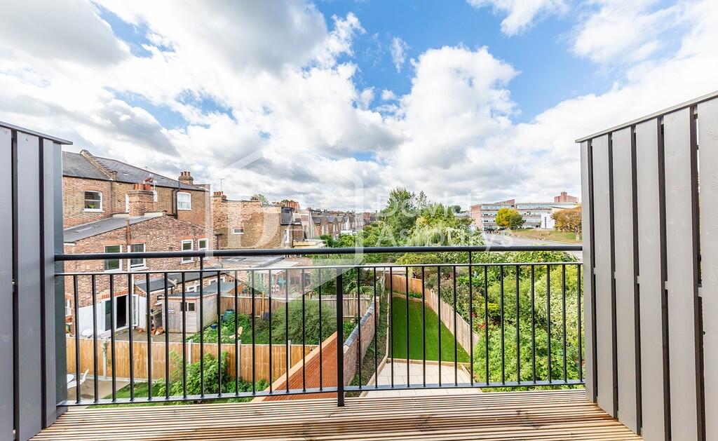 Apartment in London - View 2