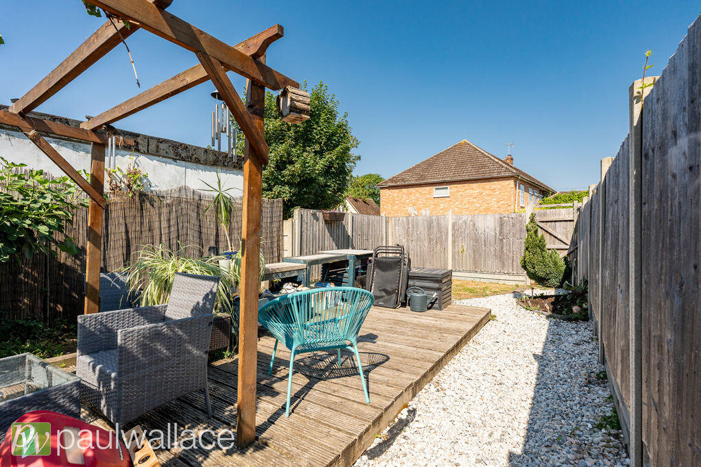 Bradmore Green, Brookmans Park Village | Stunning Three Bedroom Duplex Maisonette with Private Garden - View 4