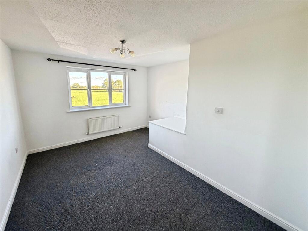 House in Doncaster, Stainforth - View 5