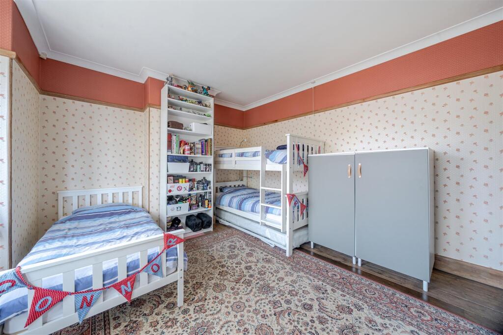 Additional image 28 of Grove Avenue, Yeovil