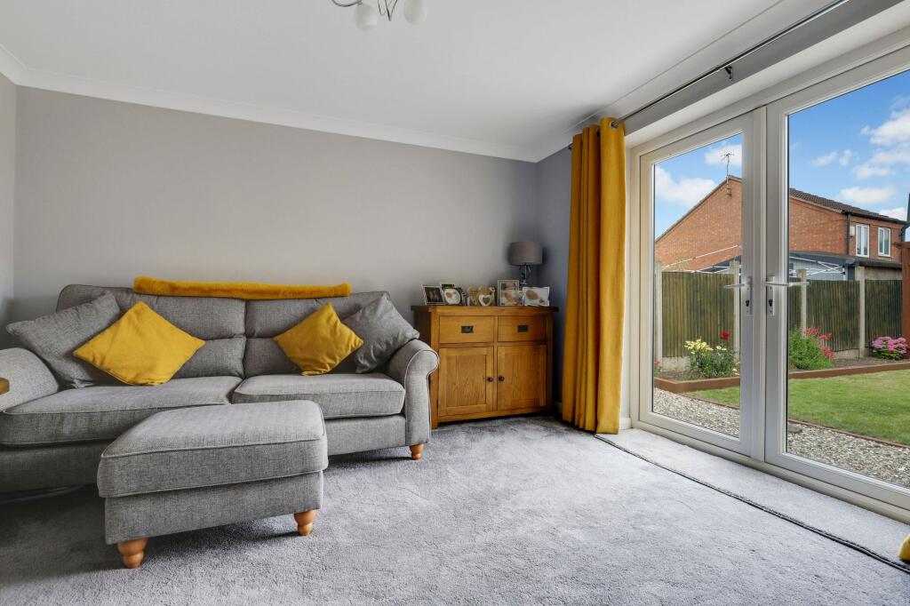 House in Gedling, Nottinghamshire - More