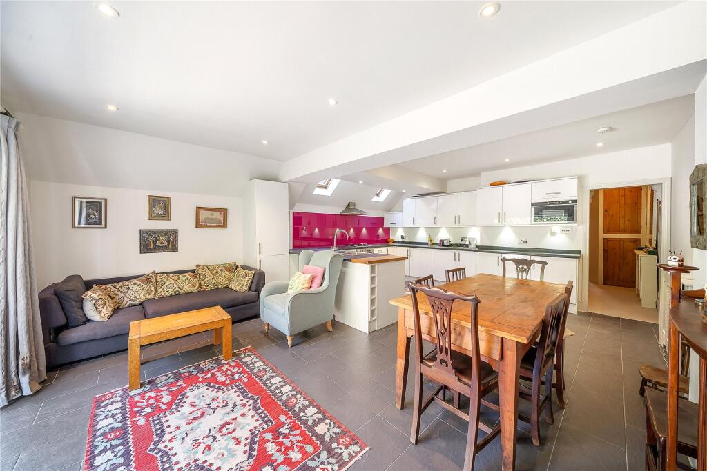 Apartment in London - More