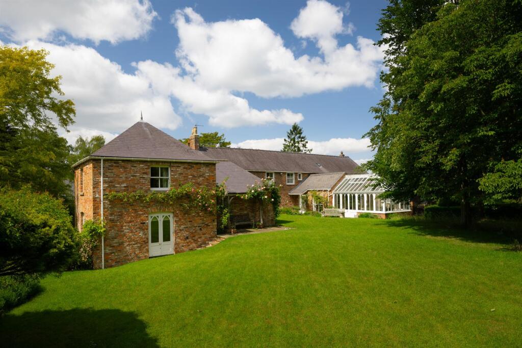 Main image of property: Low Hall, Askham Bryan, York