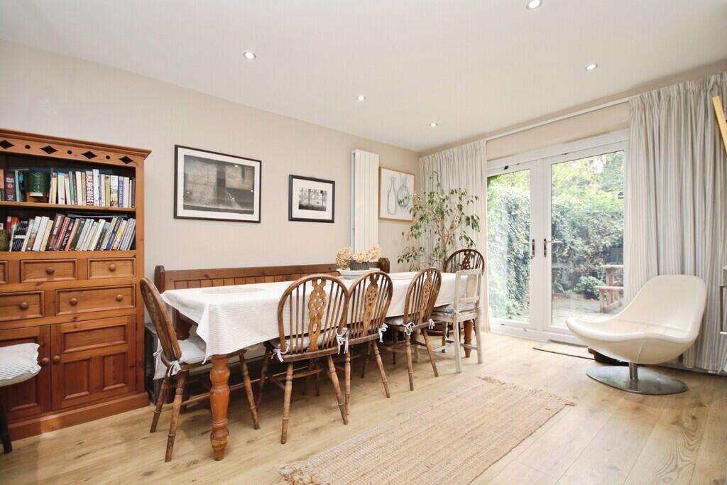 House in Lincoln - View 3