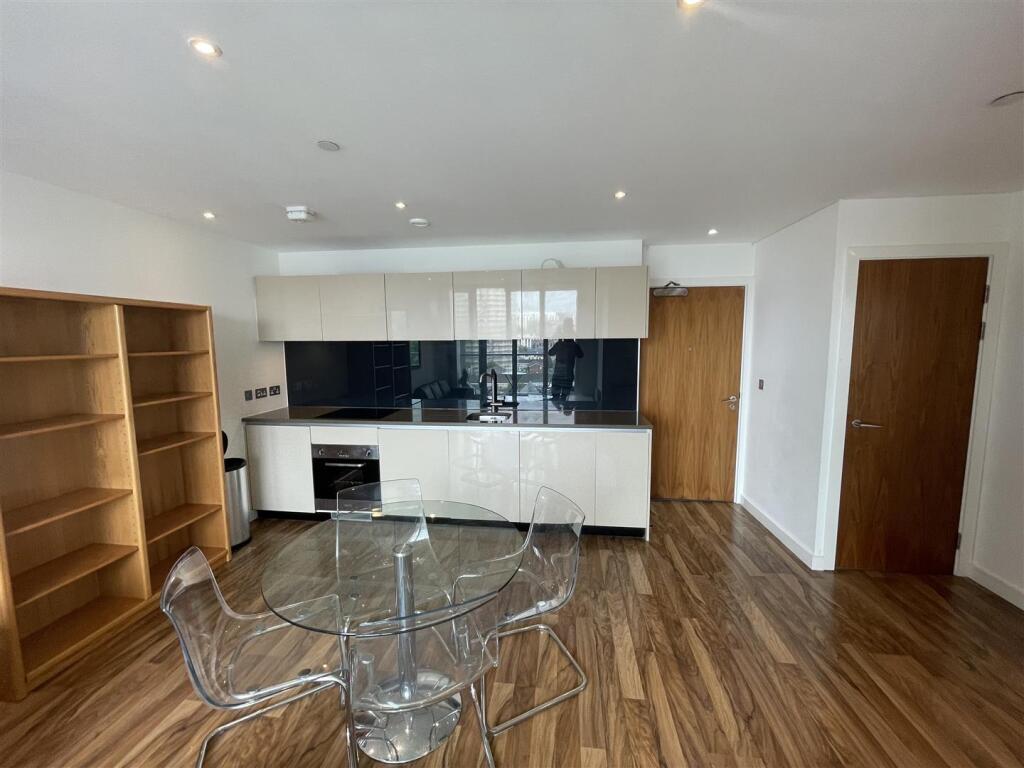 Apartment in Manchester - View 3