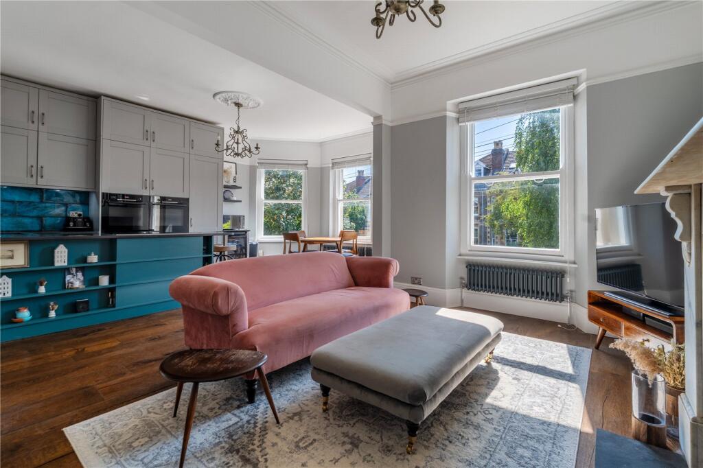 Apartment in Bristol - View 5