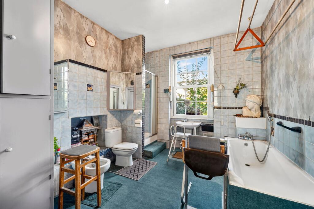 House in London, Kentish Town - More