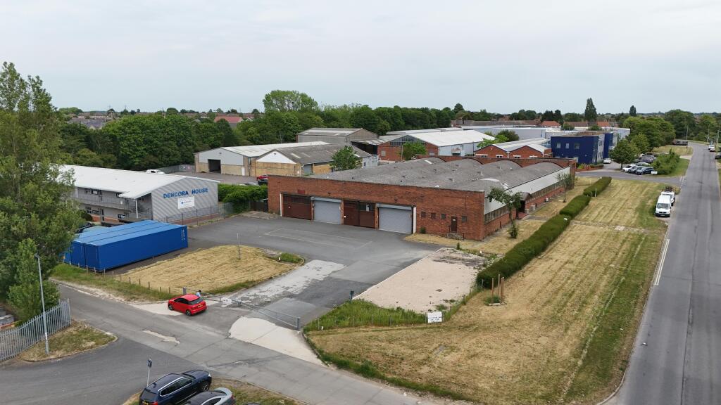 Main image of property: 32 White House Road, Ipswich, IP1 5LT