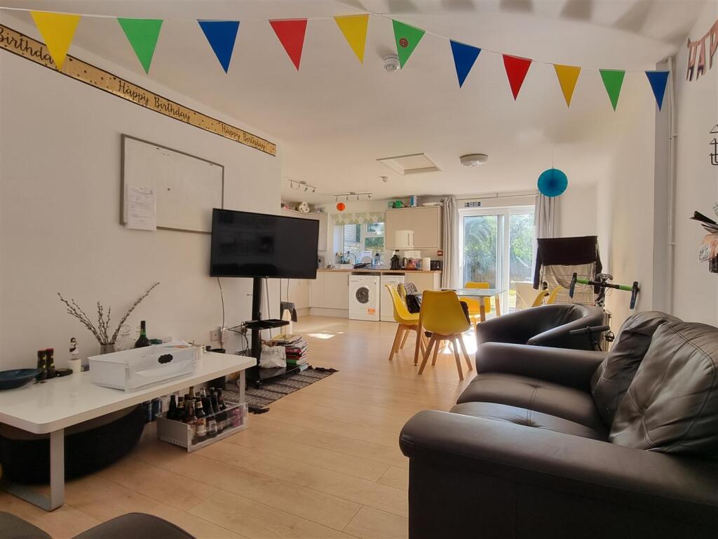 Main image of property: Room 5, 68 Garden Walk, Cambridge