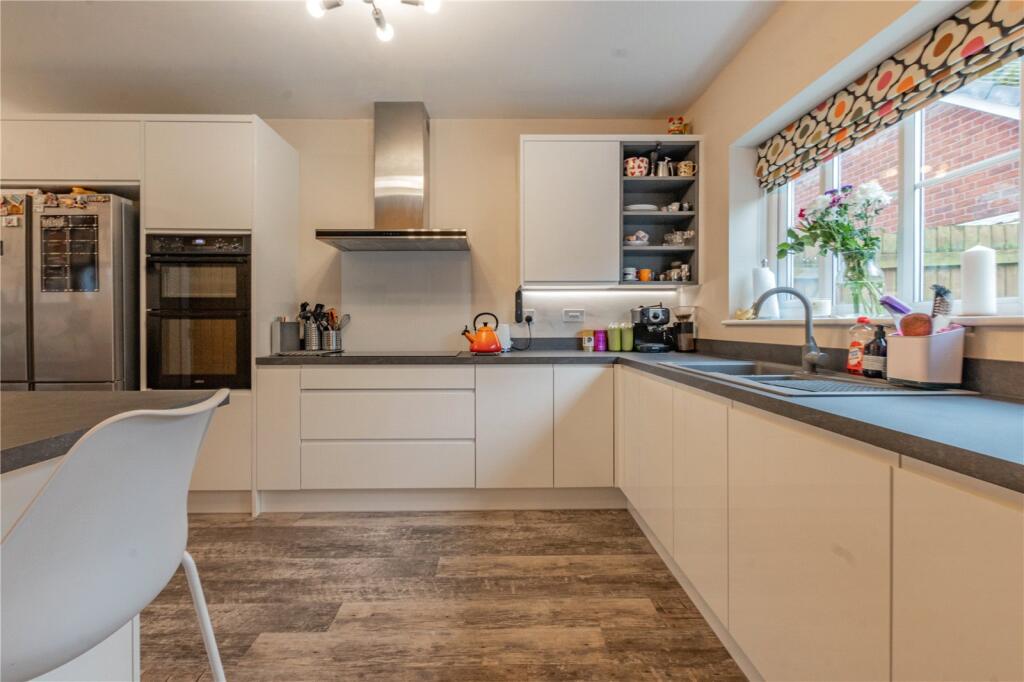 Rosebay Close, Royton, Oldham, Greater Manchester, OL2 photo 4