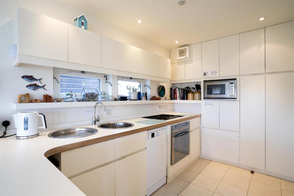 Ferry Road, Southwold photo 3