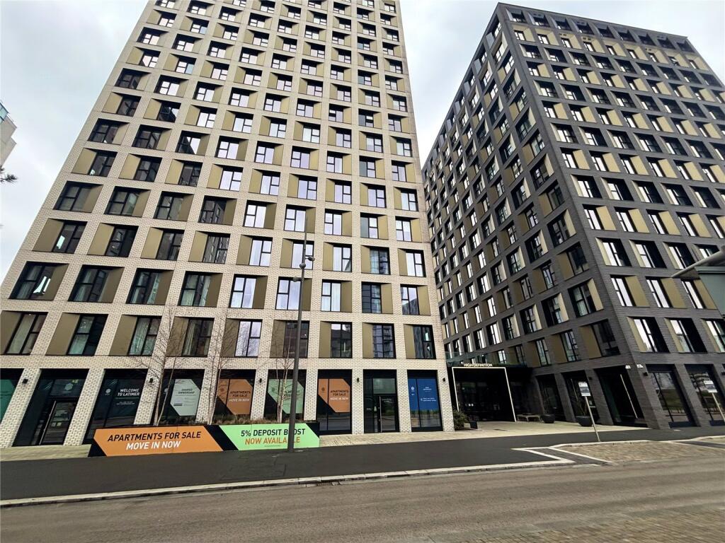 Main image of property: Red, Media City UK, Salford, Greater Manchester, M50