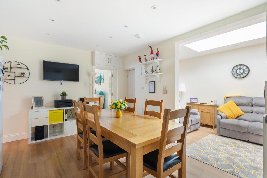House in Dorchester, Dorset - More