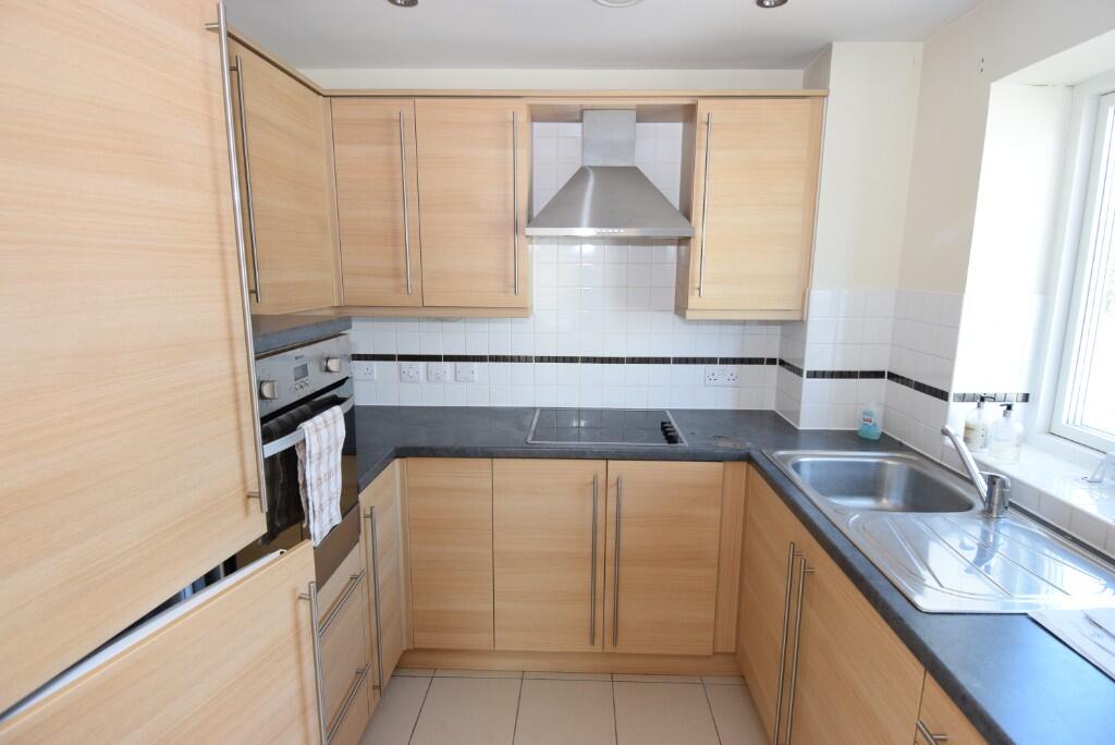 Salisbury Street, Amesbury, SP4 7FU photo 3