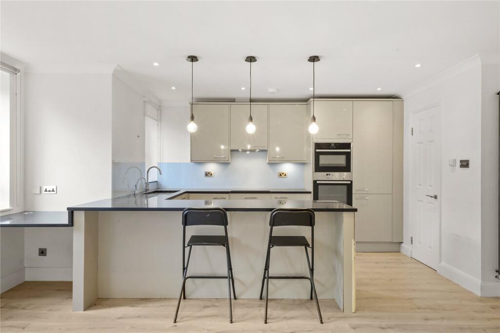 Apartment in London - More