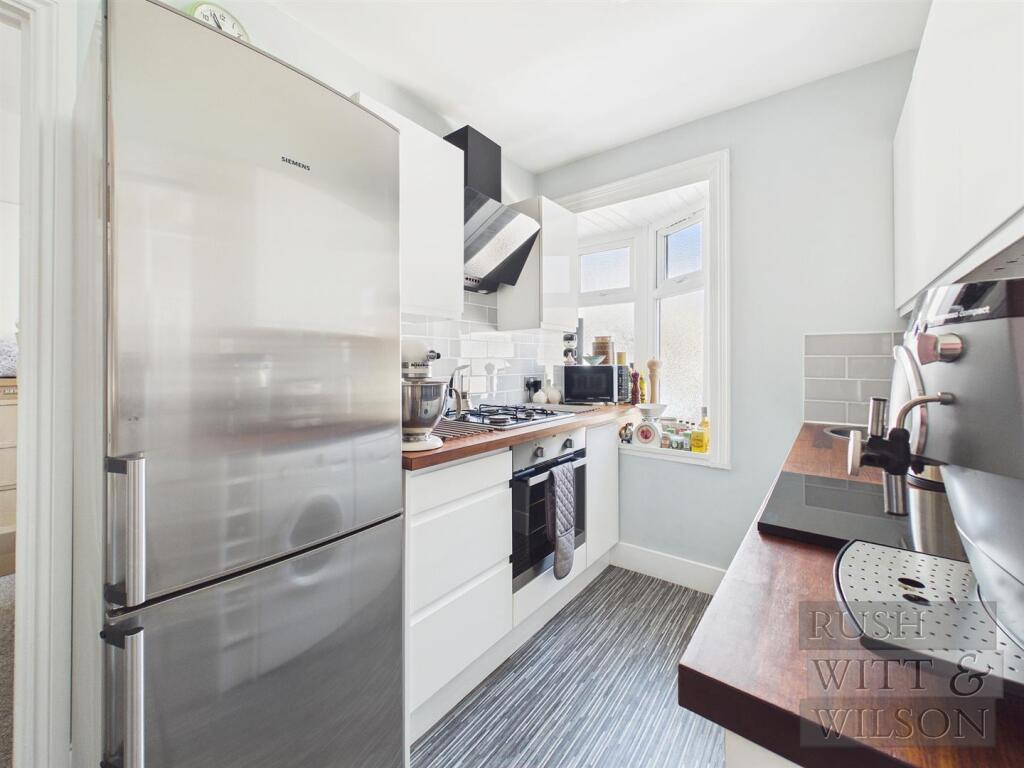 Apartment in Bexhill-on-Sea, Central - More