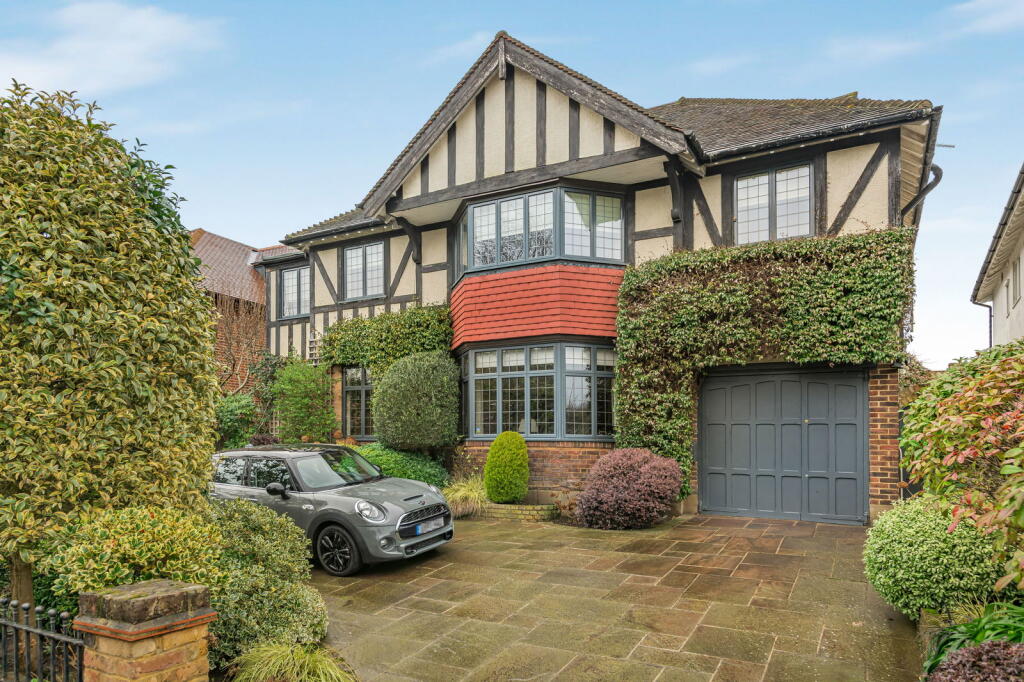 Main image of property: Sheen Common Drive, Richmond, TW10 5BW