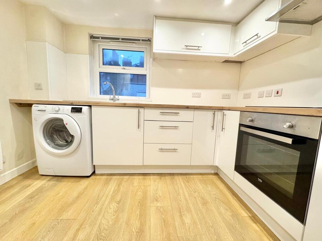 Apartment in London - View 3