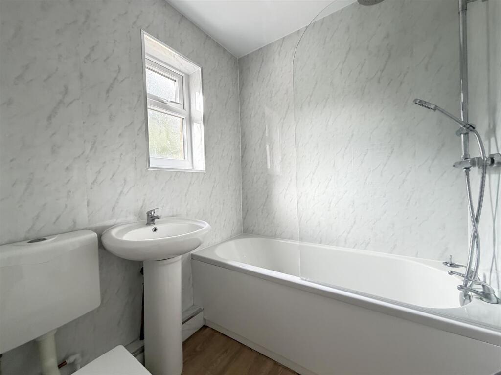 House in Stockton-on-Tees, Norton - More