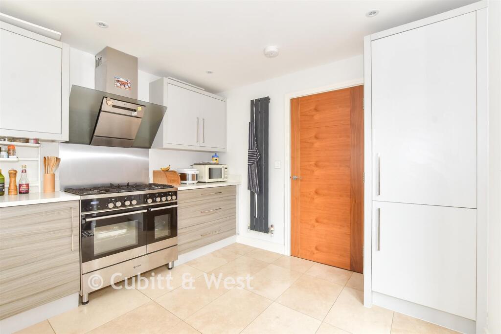 House in Redhill - View 5