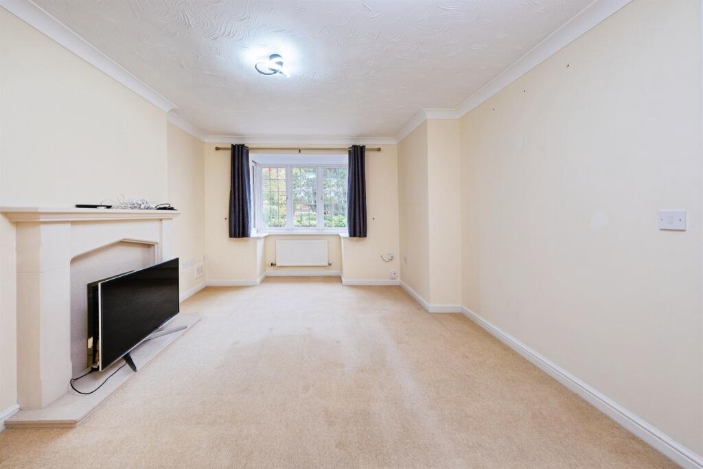 House in Calvert Green - More