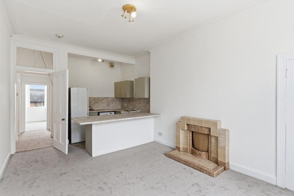 Apartment in Edinburgh, Southside - View 3